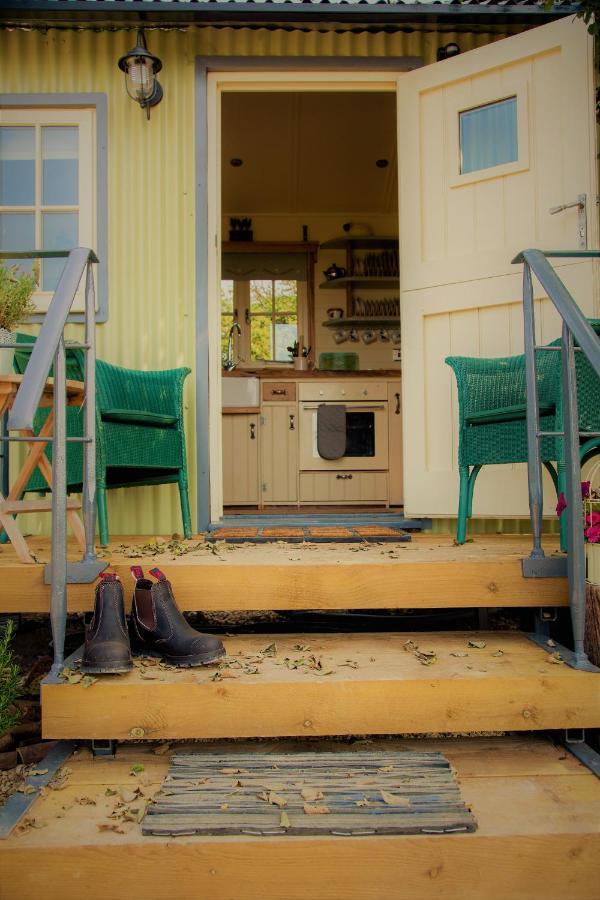 The Abberton Shepherds Hut Evesham Zewnętrze zdjęcie